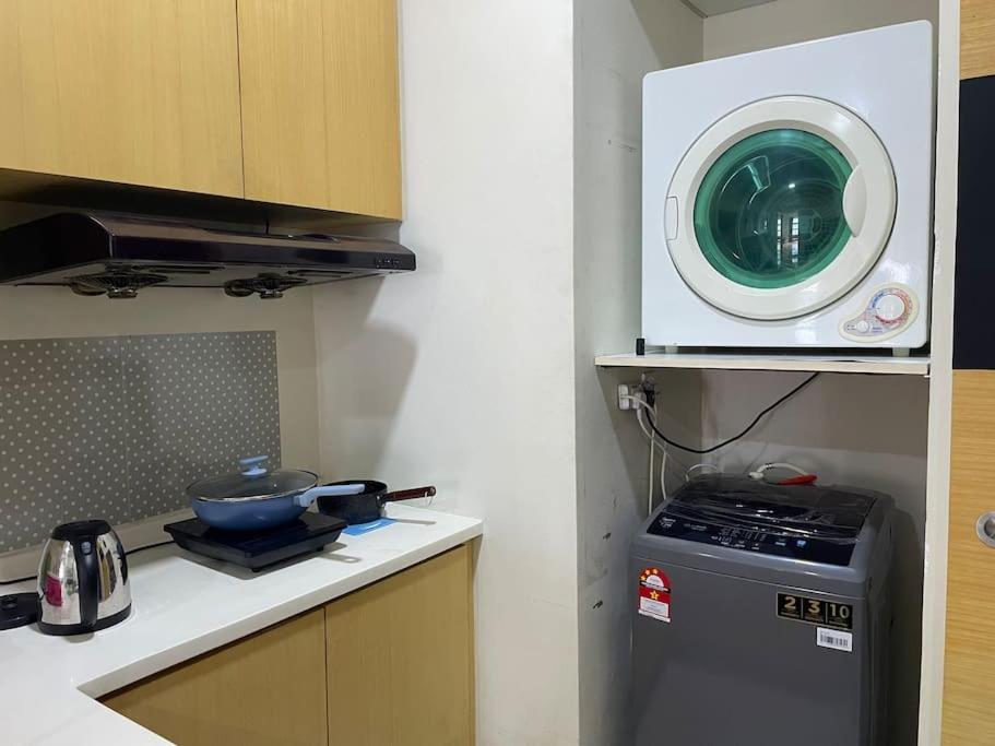 Apartment Stylish Romantic Couples Getaway At Kl 1419